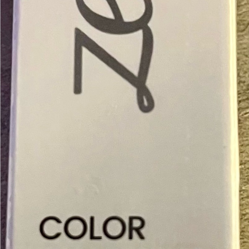 Zephoco Color Changing Foundation Stick - Picture 10 of 12